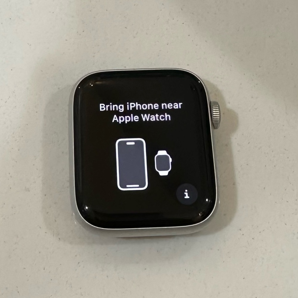 Apple Watch Nike SE 44mm Cellular + GPS